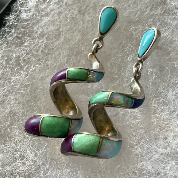 Vintage Navajo Swirl Earrings - Picture 3 of 15